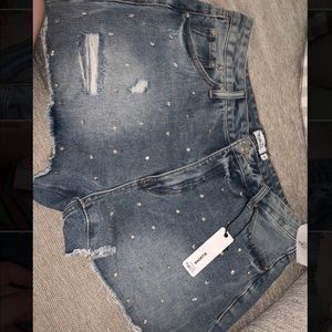 Super cute Rhinestones shorts!